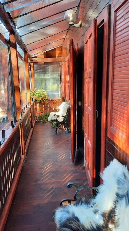 Family House Villa บุชเตนี ภายนอก รูปภาพ